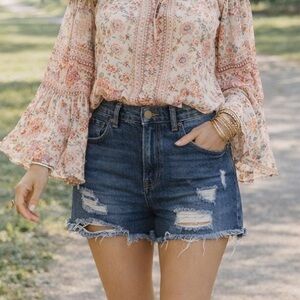 AEO Distressed Denim High Waisted Mom Shorts |Women's Shorts Size 8